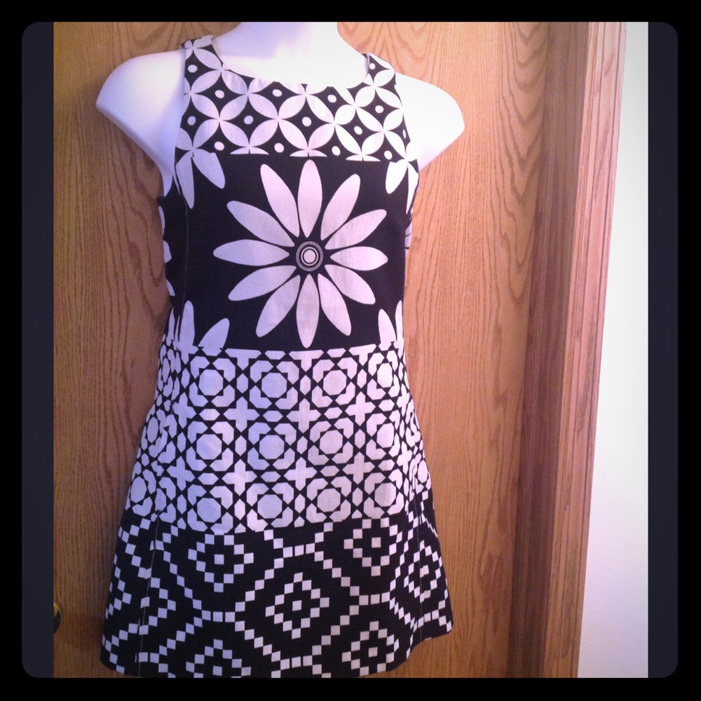 Adorable mini dress by Desigual!